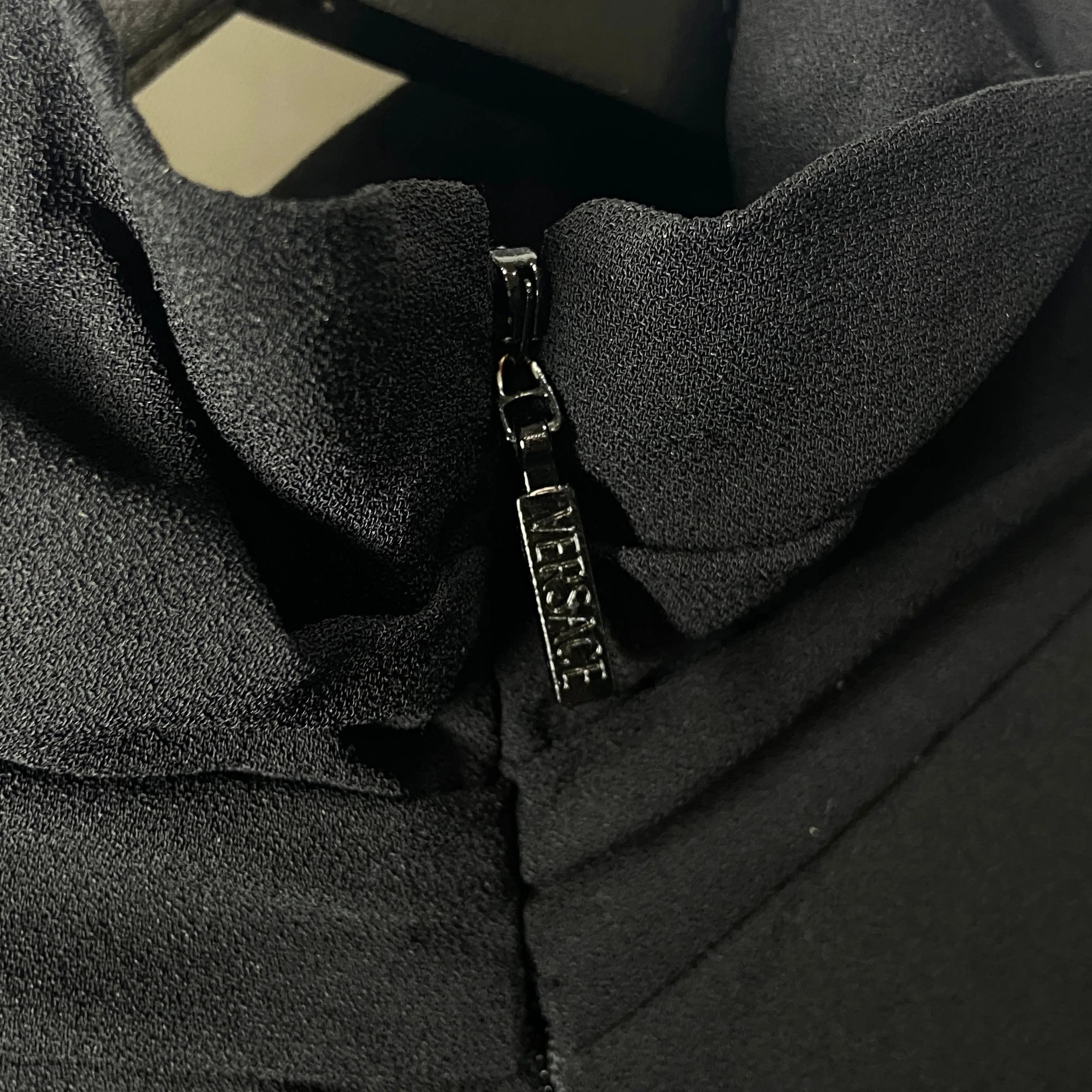 Versace fall 2018 cut out keyhole chest midi dress 38